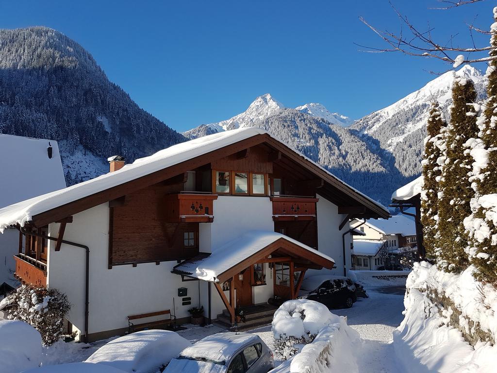Alpasella Ferienwohnungen Sankt Gallenkirch Bagian luar foto